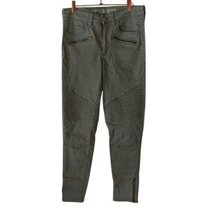 American Eagle Outfitters Hi-Rise Moto Jegging in Military Green